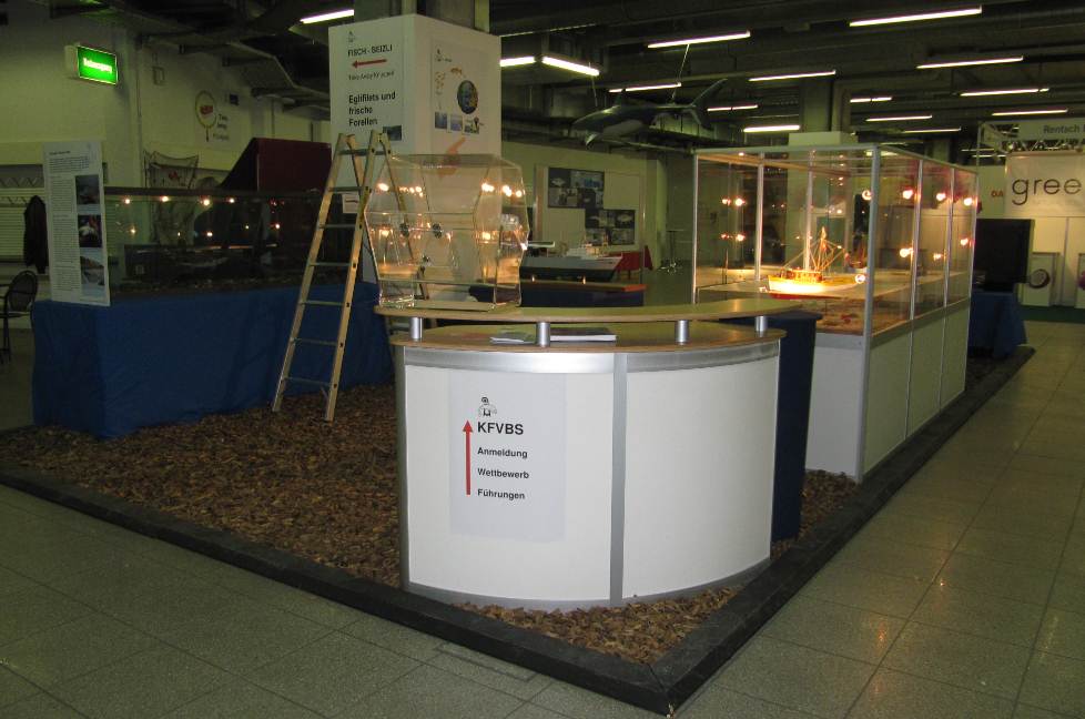 stand 8